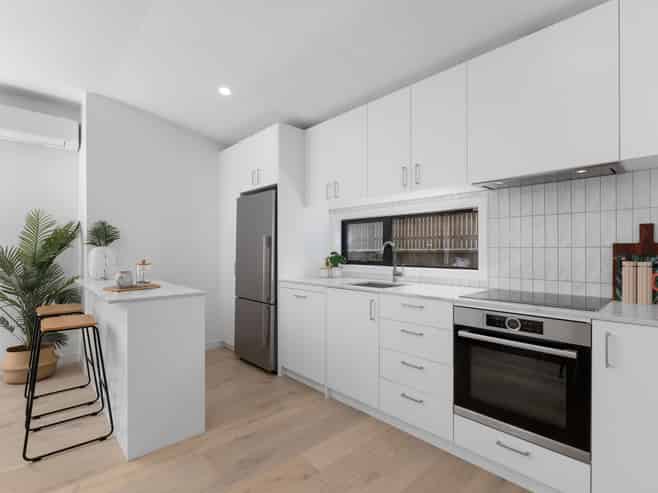 6/323 Riverside Drive, Waterloo