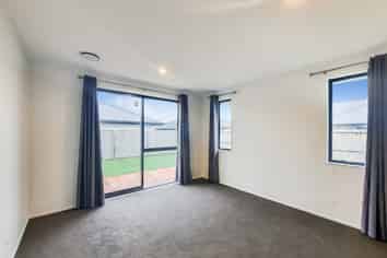 16 Tara Crescent, Ravenswood