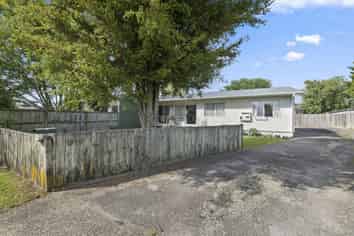 2B Cherrywood Place, Western Heights