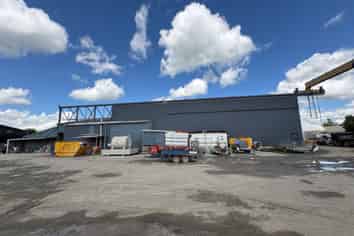 Workshop with extensive yard and gantry