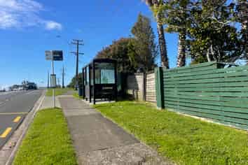 2/227 Sunset Road, Sunnynook