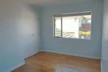 1/227 Sunset Road, Sunnynook