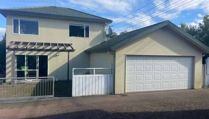 1/227 Sunset Road, Sunnynook