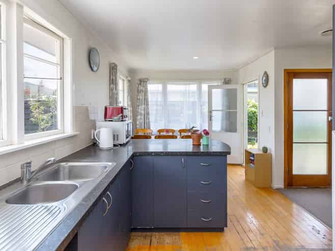 24 Daniell Street, Featherston