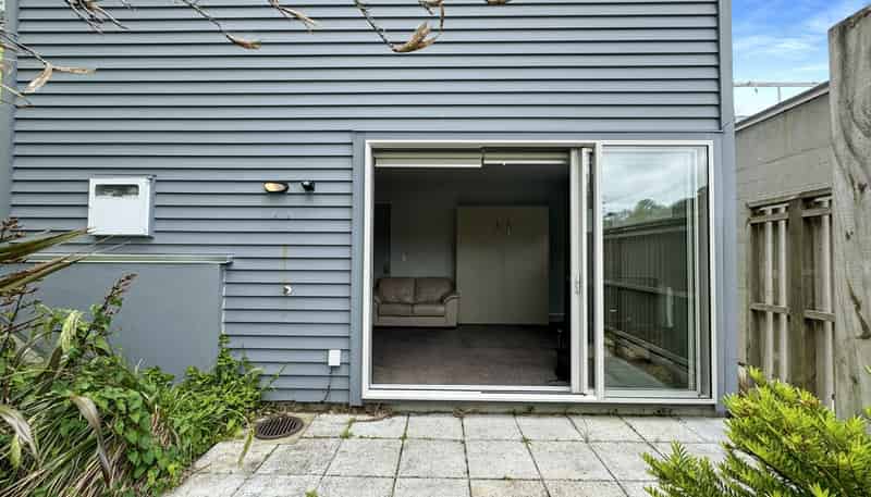 2/24A Glenmore Street, Thorndon