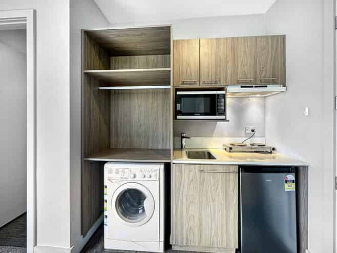 2/24A Glenmore Street, Thorndon