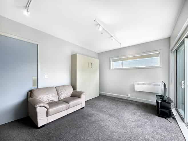 2/24A Glenmore Street, Thorndon