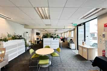 EXCELLENT POSITION - WAREHOUSE / OFFICE
