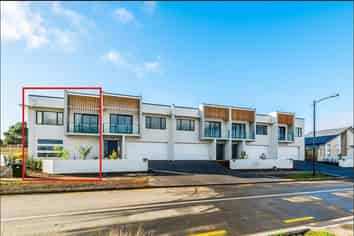 1 Ockhams Street, Karaka