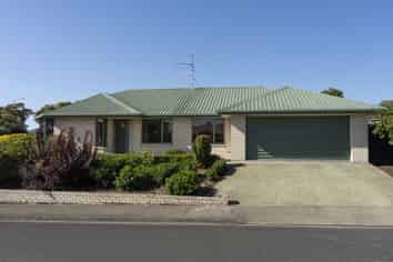 27 Kingsford Drive, Stoke