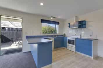 27 Kingsford Drive, Stoke