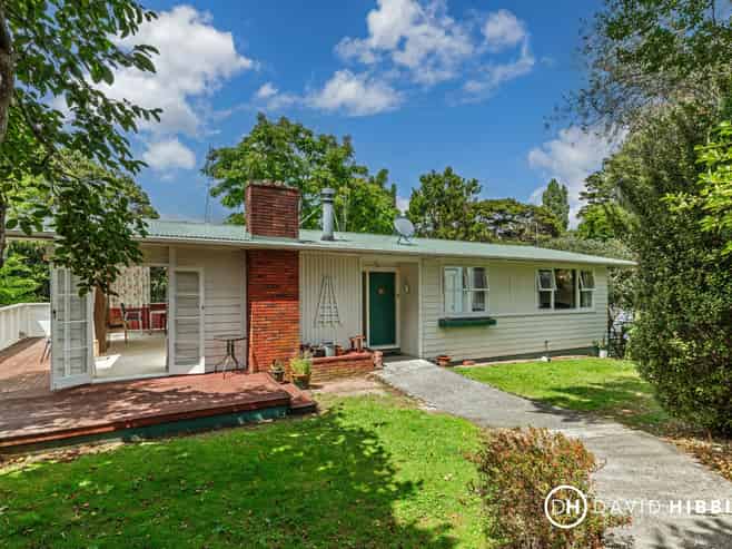 35 Martin Crescent, Northcote