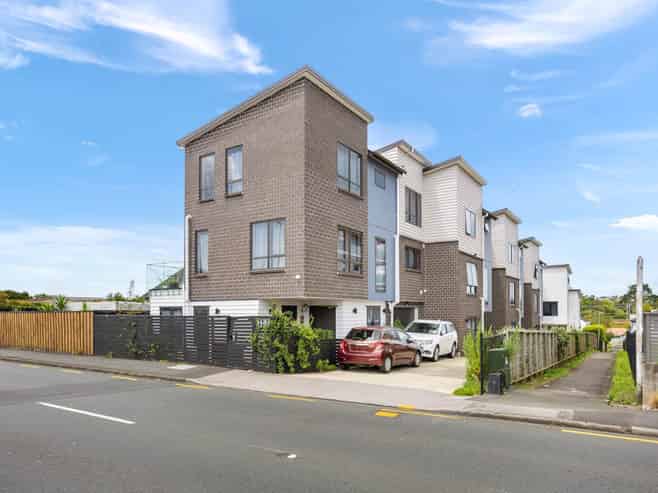 3182E Great North Road, New Lynn