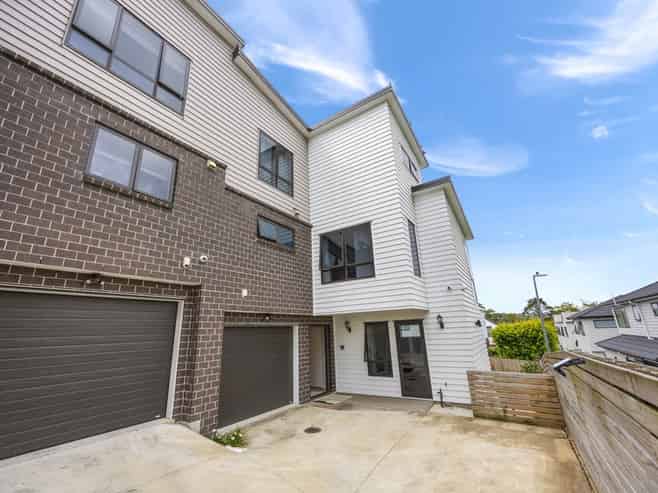 3182E Great North Road, New Lynn