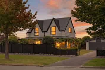 70 Solomon Avenue, Redwood