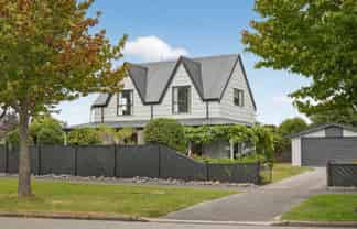 70 Solomon Avenue, Redwood