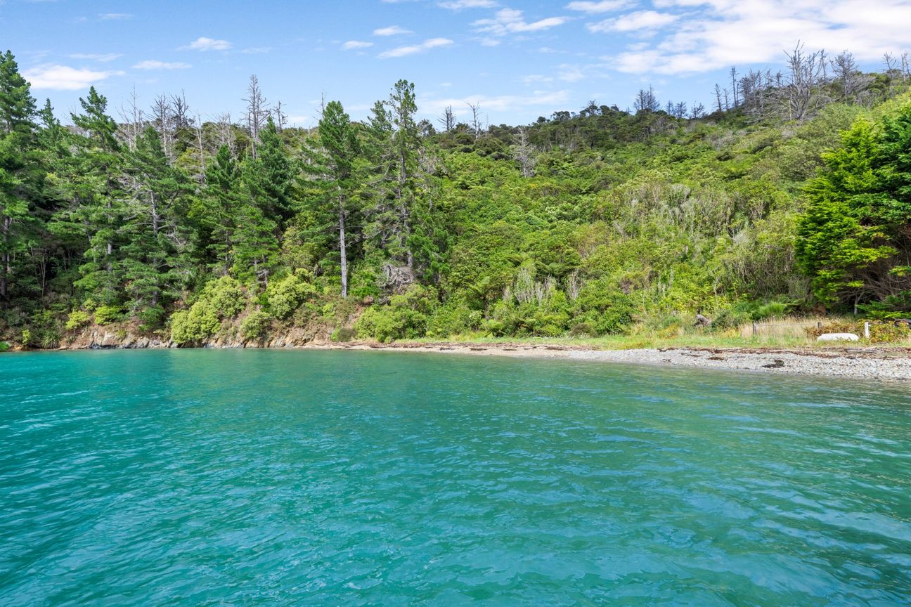 Make your mark on this waterfront blank canvas - Widok 2