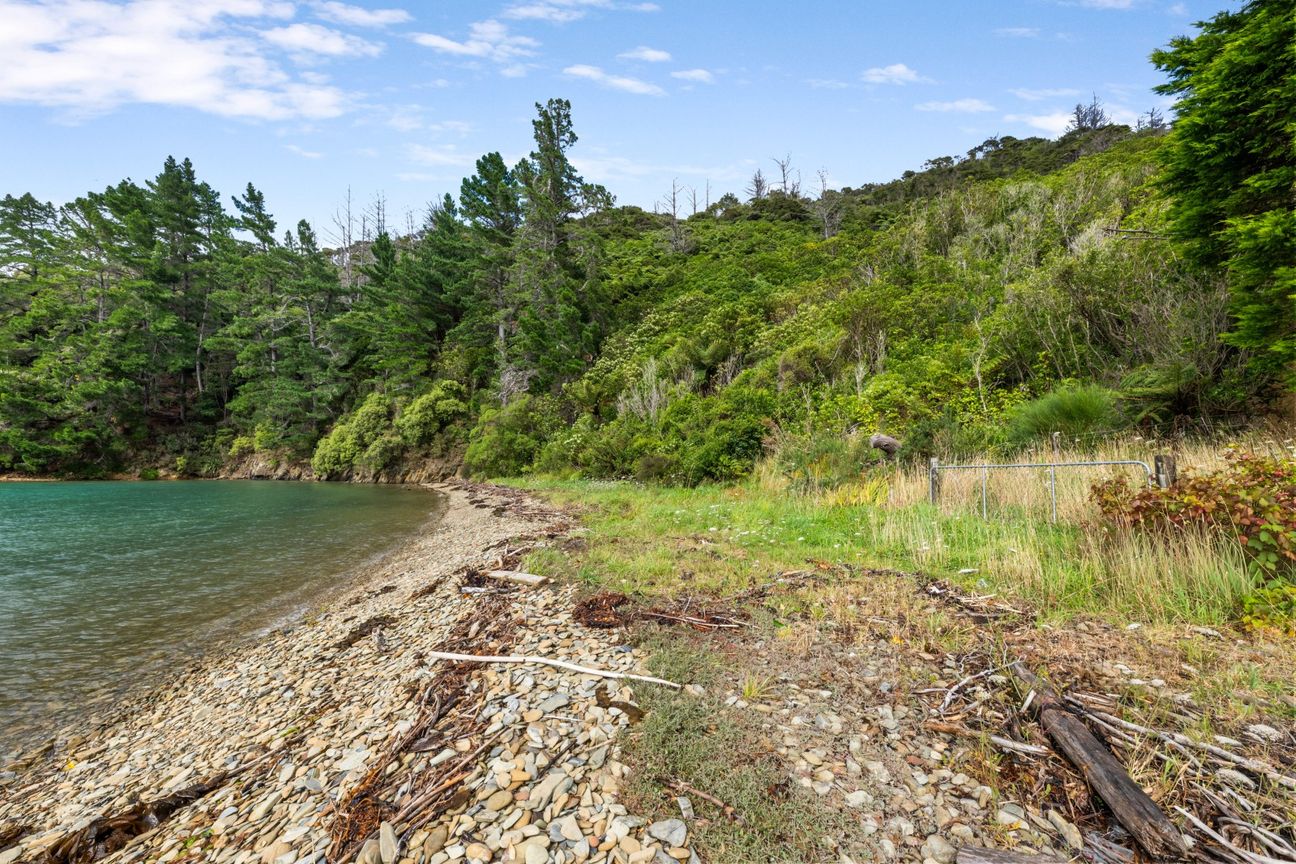 Make your mark on this waterfront blank canvas - Widok 4