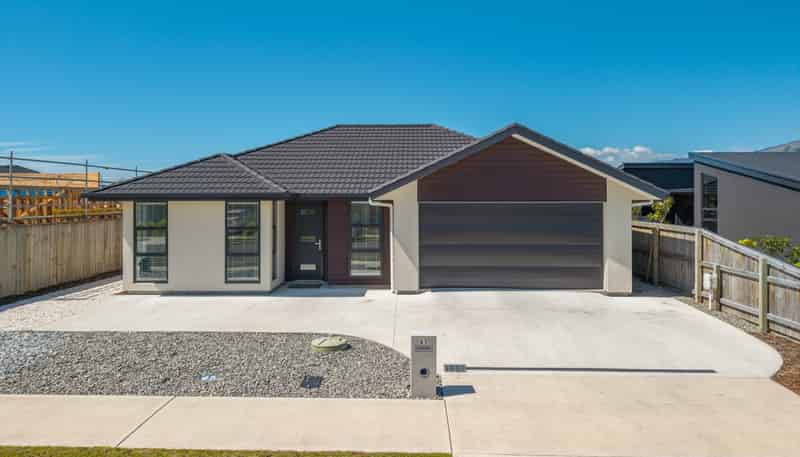 61 Woodley Road, Richmond