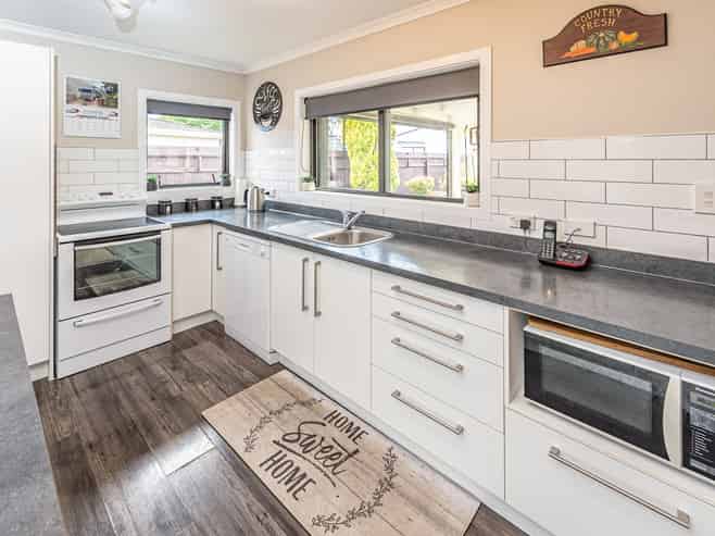 10 Kakaho Drive, Tawhero