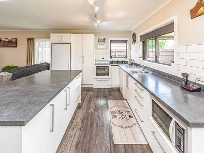 10 Kakaho Drive, Tawhero