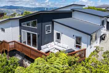 111 Kirton Drive, Riverstone Terraces