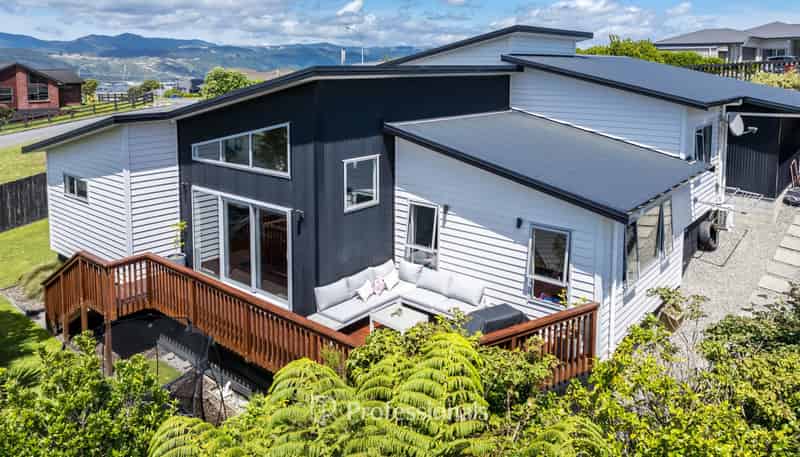 111 Kirton Drive, Riverstone Terraces