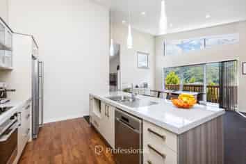 111 Kirton Drive, Riverstone Terraces