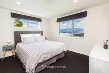 111 Kirton Drive, Riverstone Terraces