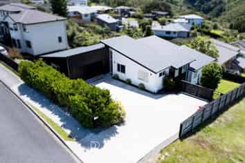 111 Kirton Drive, Riverstone Terraces