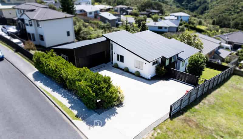 111 Kirton Drive, Riverstone Terraces