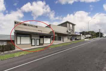 Boutique Retail / Office with extra Storage