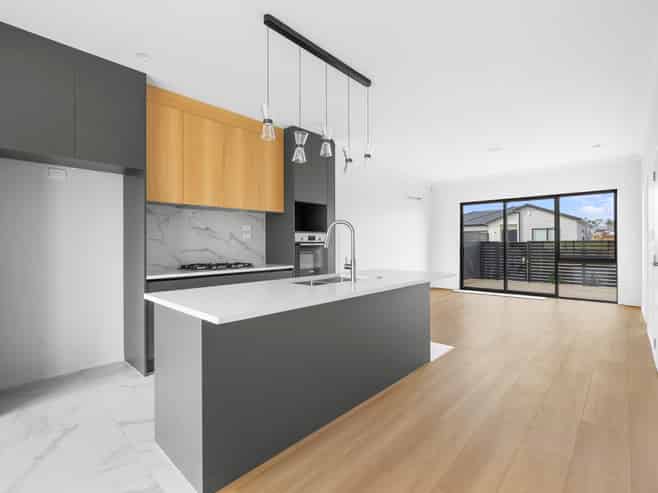 121 Otuwairoa Esplanade, Papakura