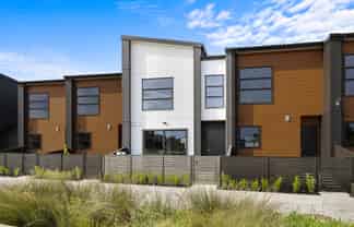 121 Otuwairoa Esplanade, Papakura