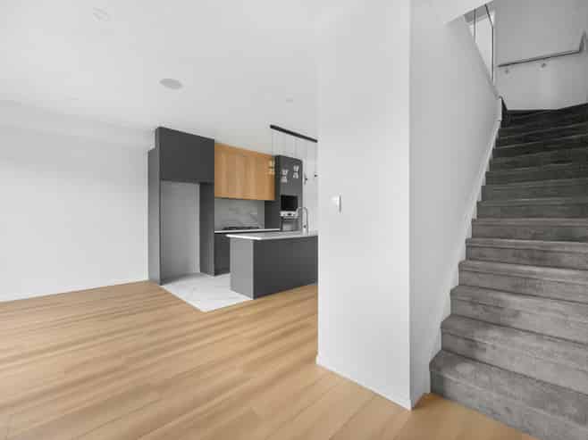 121 Otuwairoa Esplanade, Papakura