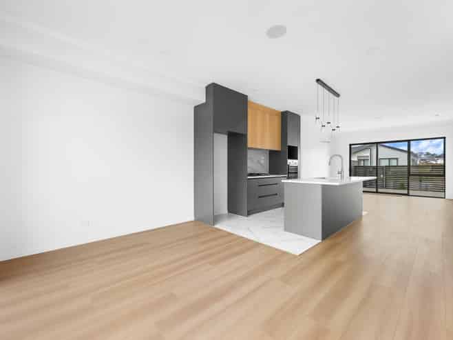 121 Otuwairoa Esplanade, Papakura