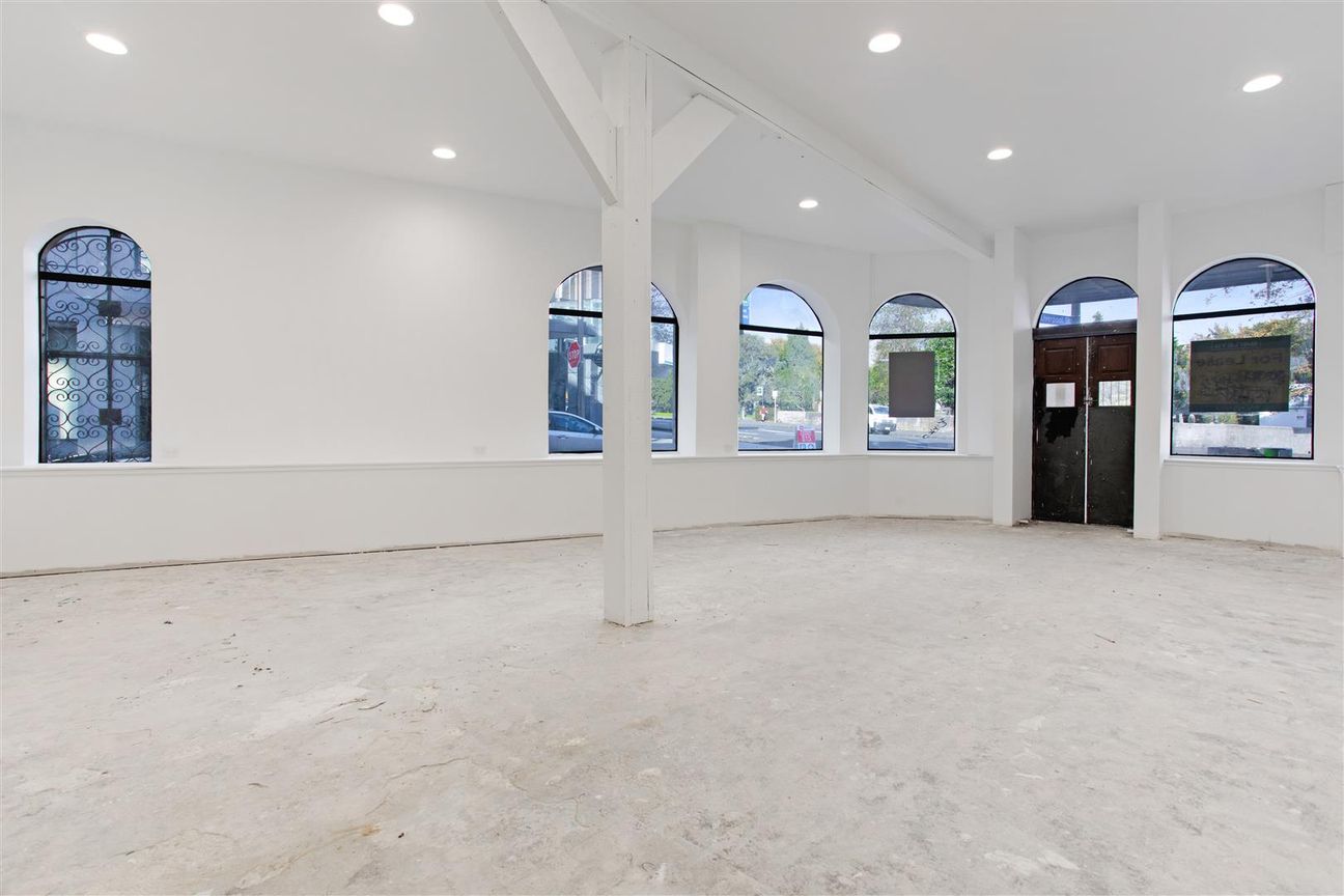 Prime Retail + Character Living - Altro