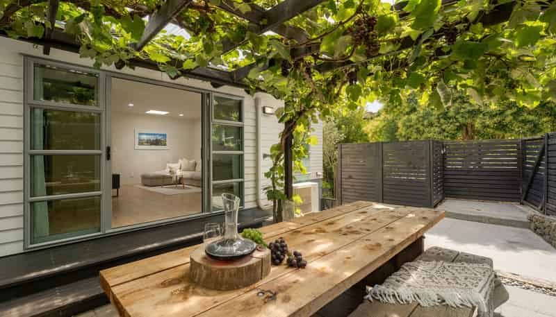 111 Bell Street, Judea