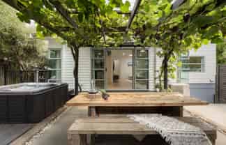 111 Bell Street, Judea