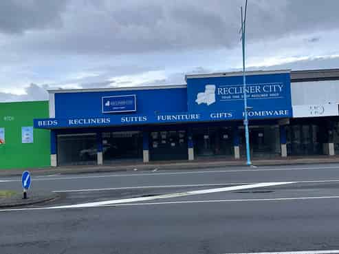 Flagship Retail Opportunity in the Heart of Mount