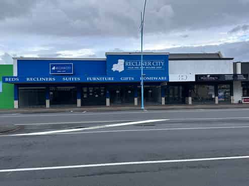 Flagship Retail Opportunity in the Heart of Mount