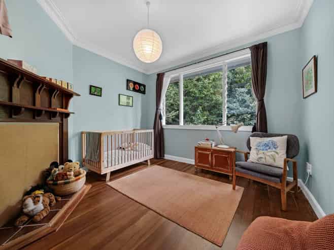 32 Derwent Crescent, Titirangi