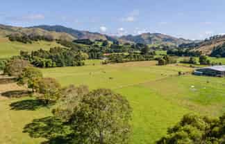 89 Hinau Gully Road, Carterton