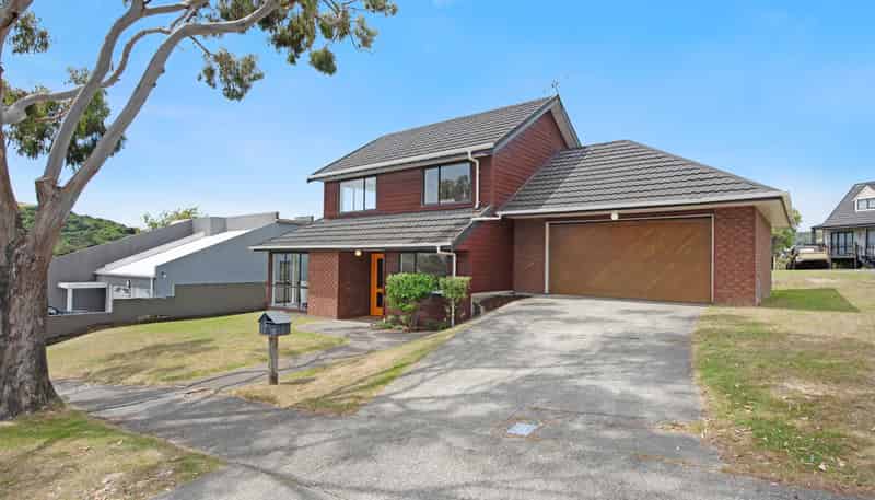 90 Ayton Drive, Whitby