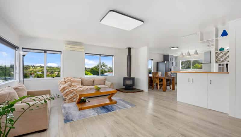 24 Squirrel Lane, Browns Bay
