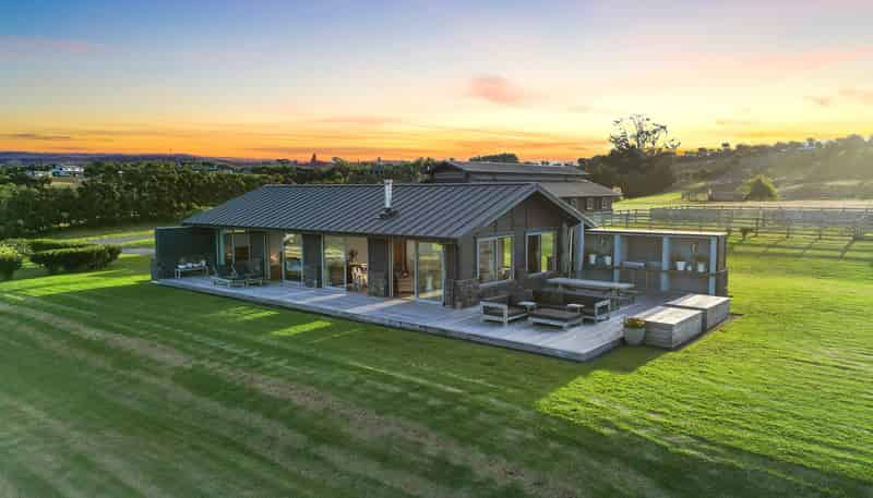 175 Broomfields Road, Whitford