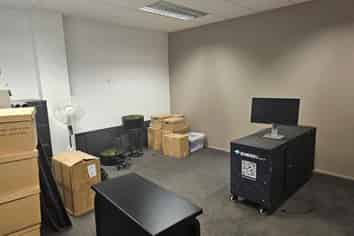 SHOWROOM/OFFICE PLUS STORAGE
