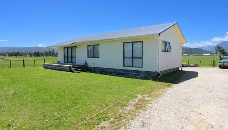 71 Waverley Street, Karamea