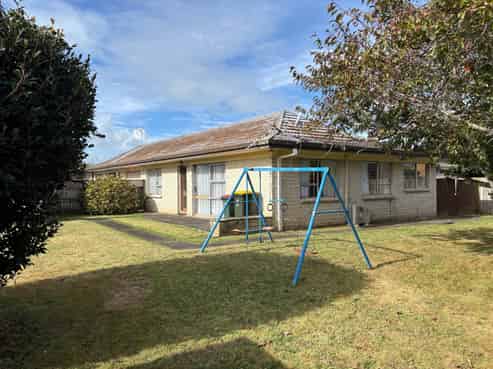 5B Hedge Row, Sunnyhills