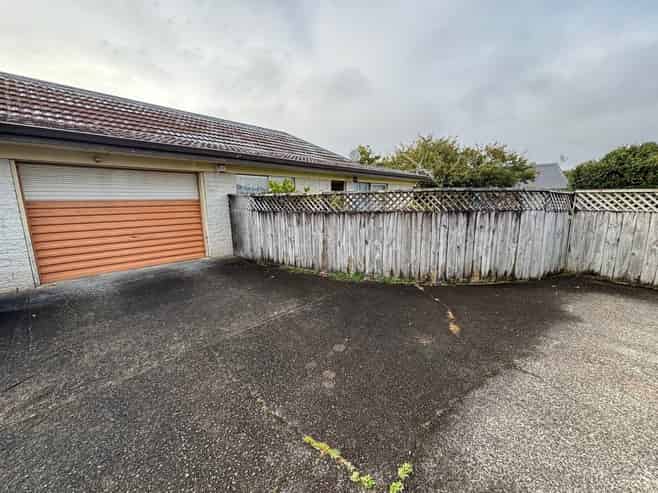 5B Hedge Row, Sunnyhills